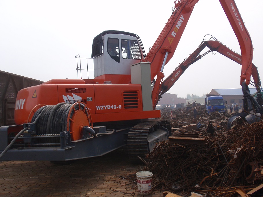 抓鋼機(jī)，抓料機(jī).jpg