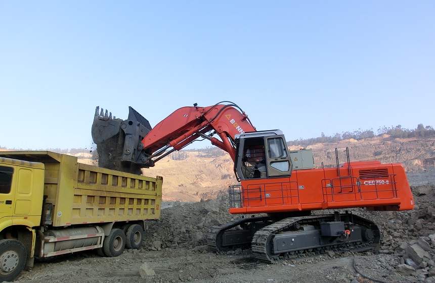 電動挖掘機(jī)