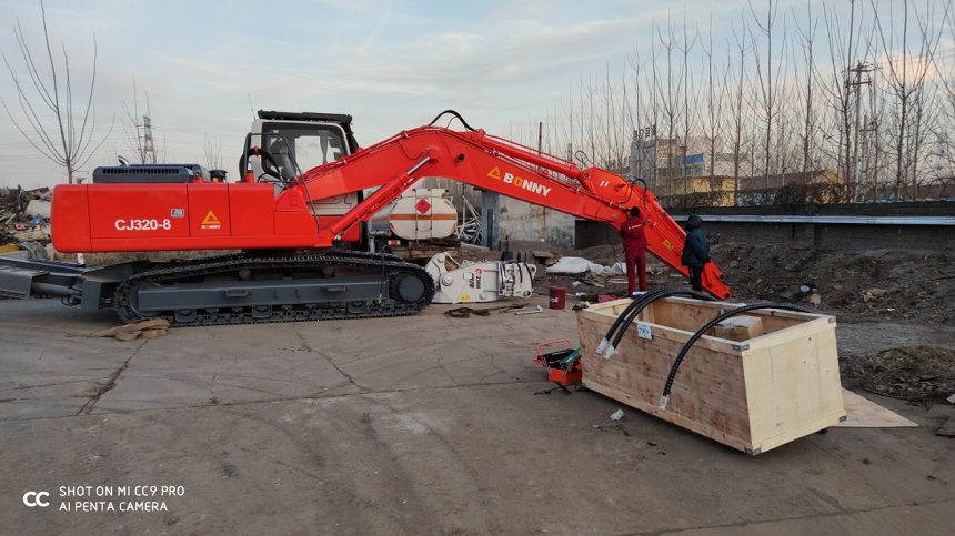 報(bào)廢汽車(chē)拆解機(jī).png 報(bào)廢汽車(chē)拆解機(jī).png