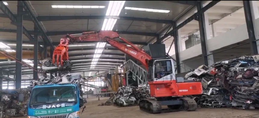 抓鋼機(jī).png 抓鋼機(jī).png