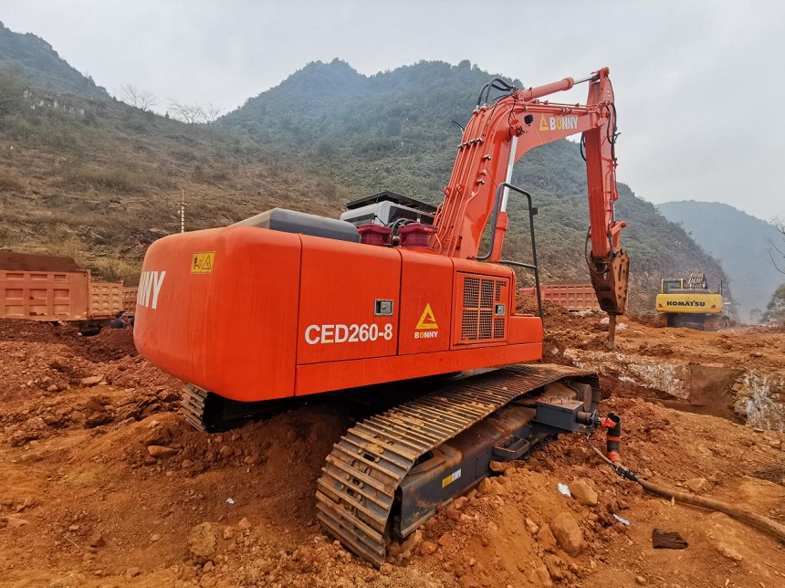 CED260-8挖掘機(jī).jpg