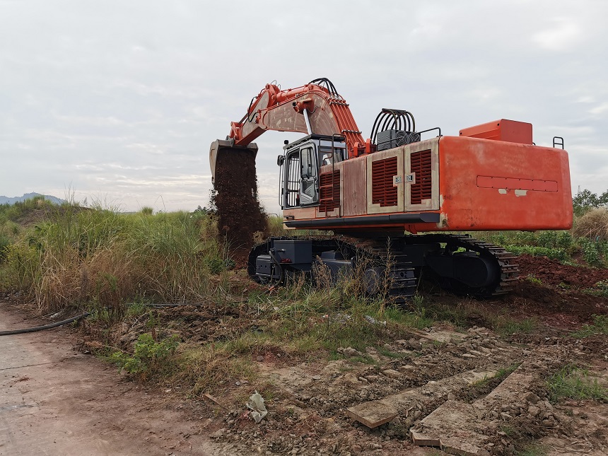 挖掘機.jpg 挖掘機.jpg