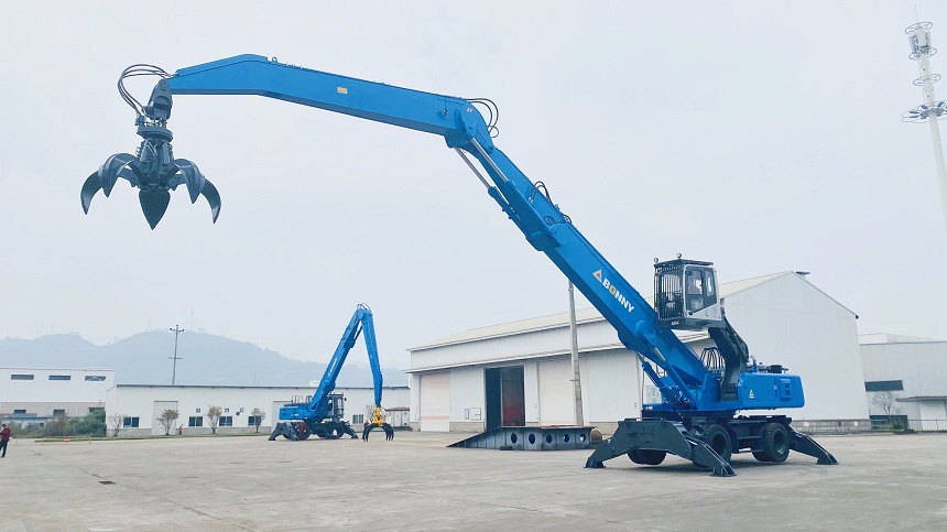 雙動力抓鋼機(jī).jpg 雙動力抓鋼機(jī).jpg