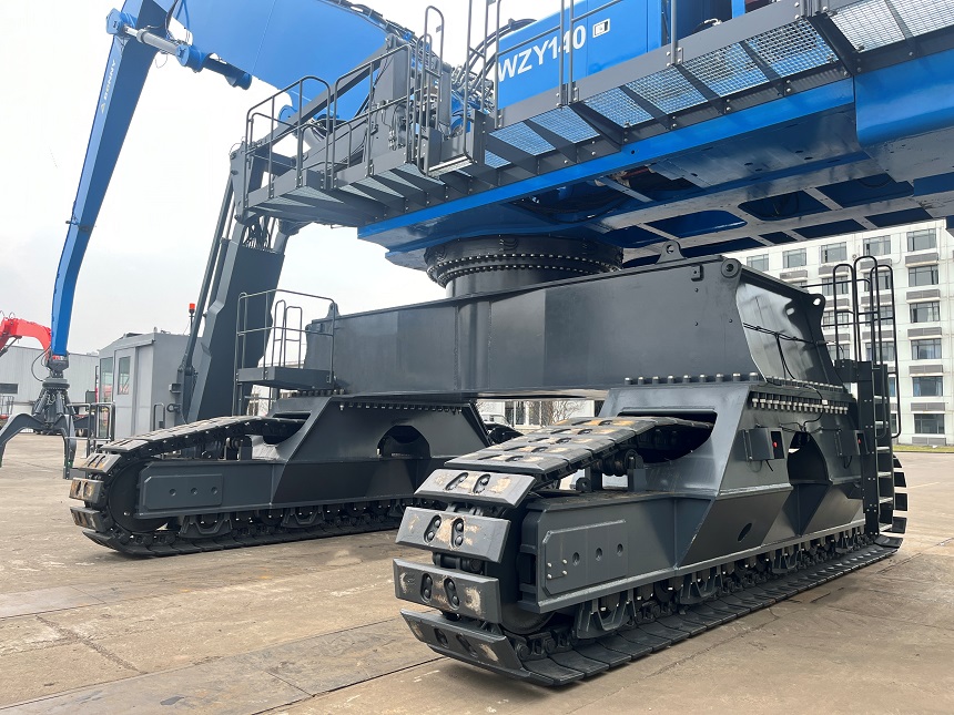 抓料機(jī).jpg 抓料機(jī).jpg